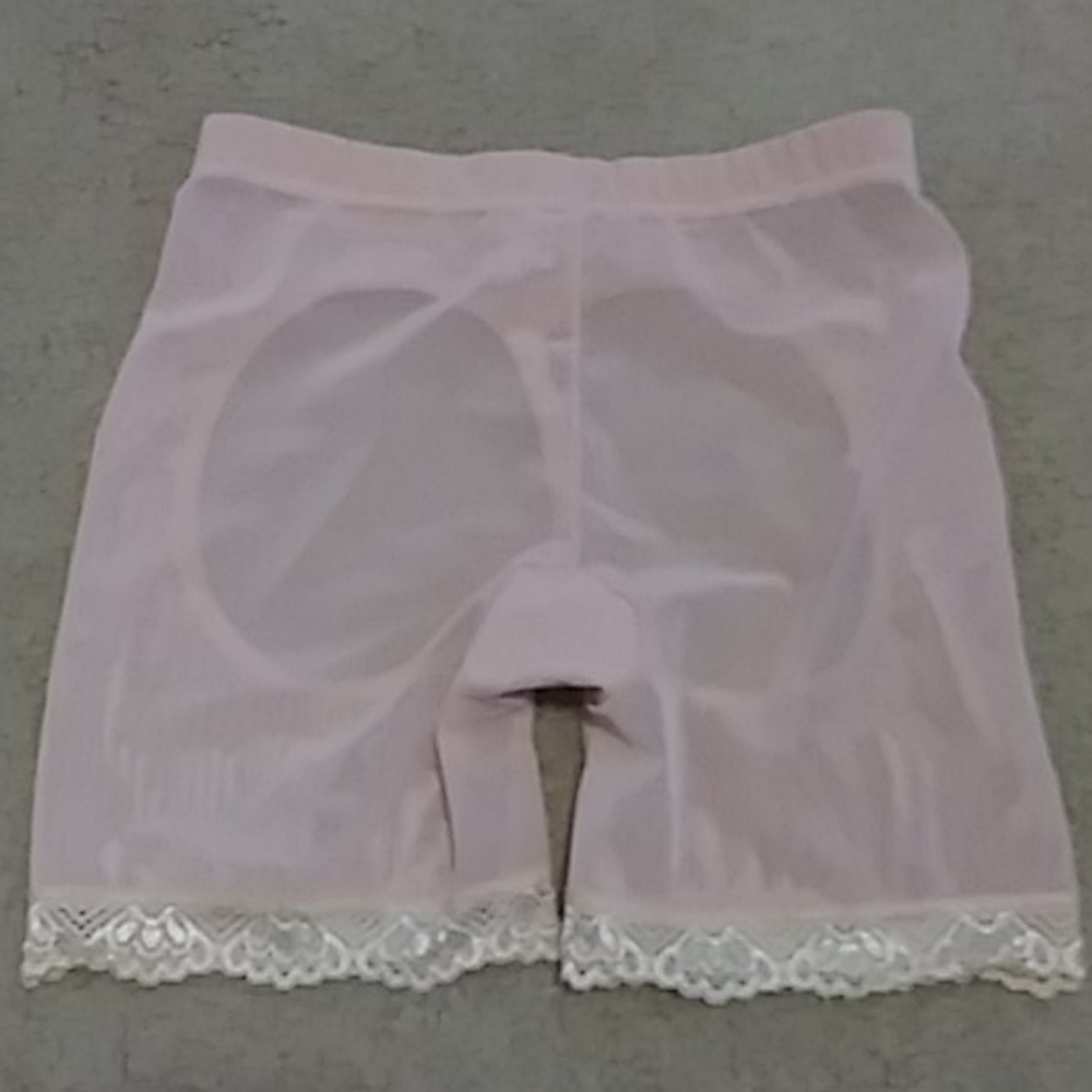 *NWOT*Intimate peek-a-boo bottoms